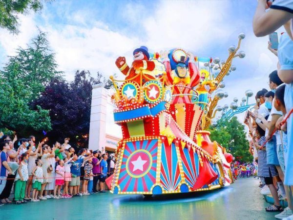 悦倍网 青岛方特“夏日缤纷消暑季”酷爽来袭！水花音浪+烟花巡游，嗨翻暑假！